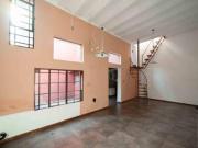 CASA DE PASILLO / CALLAO 50