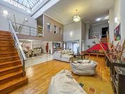 Casa de pasillo con 4 dormitorios y quincho propio en el... Casa de pasillo con 4 dormitorios y quincho propio en el...