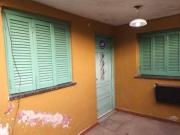 Casa de Pasillo con Terreno en Zona Oeste