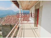 CASA DE PIEDRA CON ESCUDO PARA REFORMAR. MENTERA BARRUELO