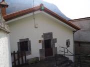 Casa de piedra reformada independiente urbana de 210 m2...