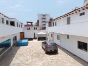 CASA DE PLAYA COMO TERRENO CON DOBLE FRENTE EN PUNTA...