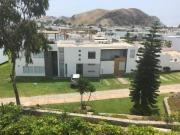 Casa de playa en condominio privado con gran potencial...