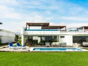 Casa de Playa en Primera Fila – Condominio Santorini, Asia