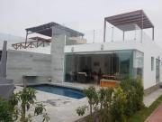 Casa de playa en primera fila en venta en Condominio...