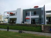 ️ Casa de Playa Multifamiliar con Vista al Mar en venta...