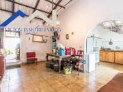 Casa de pueblo con dos parcelas urbanas en el casco de...