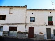 CASA DE PUEBLO CON GARAJE PARA REFORMAR Y PEQUEÑO SOLAR...