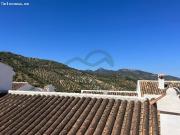 Casa de pueblo con patio y terraza