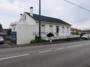 Casa de R/C com dependências, logradouro e terreno...