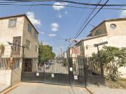 CASA DE RECUPERACIÓN BANCARIA EN CALLE CEDRO, COL....