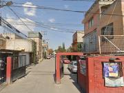 CASA DE RECUPERACIÓN BANCARIA EN CALLE LLUVIA, COL....