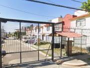 CASA DE RECUPERACIÓN BANCARIA EN CALLE VALLE ESMERALDA,...