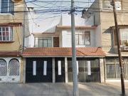 Casa de Recuperación en San Juan de Aragón Gustavo A...