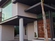 CASA DE RENTA EN LOMAS DE ANGELOPOLIS