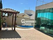 Casa de Rua em Bolsão Fechado – 3 Dorms, Piscina,...