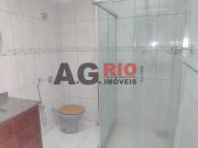 Casa de rua Linear de 2 Quartos 1 suÃte / Bangu Rua...