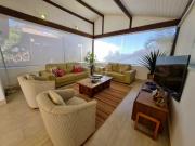 Casa de rua / Residencial / Jardim Leonor