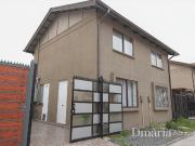 Casa de segundo piso Ambiente familiar