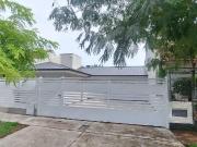 Casa de tres ambientes. Completamente reciclada por sus... Casa de tres ambientes. Completamente reciclada por sus...