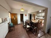Casa de tres Ambientes con cochera, en Bernal Oeste en Venta
