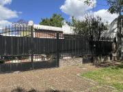 Casa de tres ambientes con cochera en la Florida