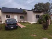 Casa de tres ambientes con jardin y piscina en venta en...