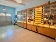 Casa de tres ambientes en Moron Sur