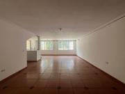 CASA RENTERA DE TRES DEPARTAMENTOS EN VENTA EN AV. ROMA,...