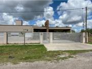 Casa de tres dormitorios amplio jardin pileta. Hostal...