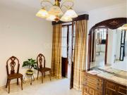 Casa de tres dormitorios, terraza y trastero