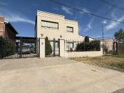 CASA DE TRES DORMITORIOS VENTA PILETA EXCLUSIVA ROLDAN