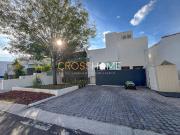 Casa de Tres Niveles con Vista Inigualable Hacia la...