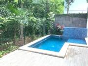 Casa de tres pisos, con alberca privada en venta,...