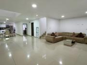 Casa de tres pisos con terraza en venta Barrio Altamira...