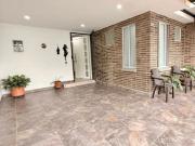 Casa de tres pisos con terraza en venta Barrio Las...