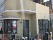 CASA DE TRES PISOS EN AV. MERINO CUADRA 26 EN PERFECTA UBICA