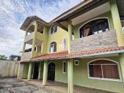 CASA DE TRES PISOS EN VENTA