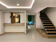 Casa nueva de tres pisos en venta Barrio Las Mercedes...