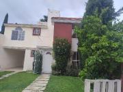 Casa de tres recamaras,Buena Ubicación con vialidades...