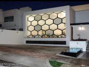 Casa de tres recámaras en venta en Juriquilla, Querétaro