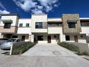 Casa de tres recámaras en venta en La Vista, Querétaro