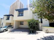 Casa de tres recámaras en venta en Zibatá, Querétaro