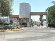 Casa de tres recámaras y roof garden en venta en Milenio...
