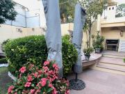 Casa de un NIVEL, con alberca, a una cuadra de los Arcos