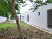 Casa de un nivel con alberca en Privada la Rejoyada
