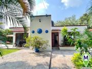 ¡CASA DE UN NIVEL! CON ALBERCA Y JARDÍN PROPIO SOBRE AV....