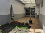 Casa de un nivel en Col. Bugambilias, Zona Cristal