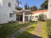 Casa de un nivel en fraccionamiento con vigilancia