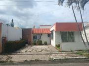 CASA DE UN NIVEL EN RENTA EN EL FRACCIONAMIENTO FLORESTA